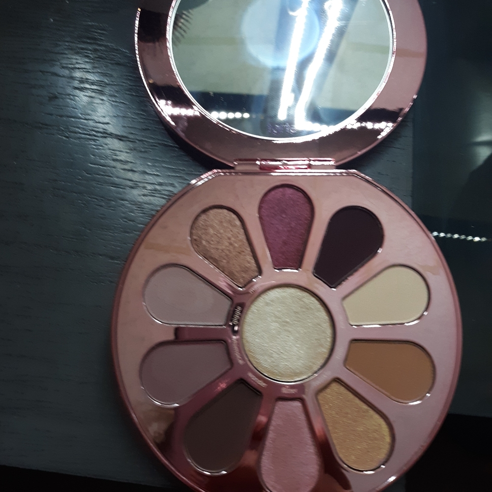Two tarte pallets